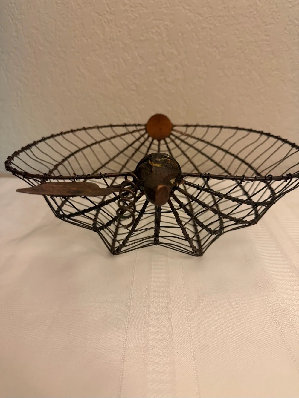 Vintage Metal Wire Gathering Basket Pumpkin Shaped Steam & Leaf Rustic Farmhouse